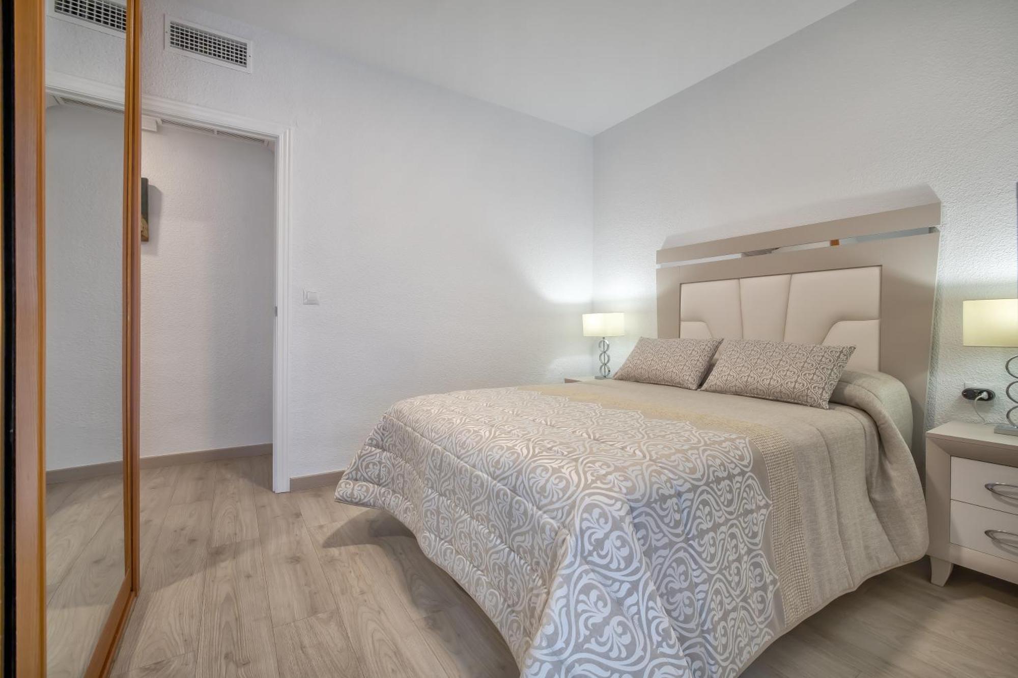 Appartement Apto Vallellano Junto Al Casco Historico & Parking Incluido *