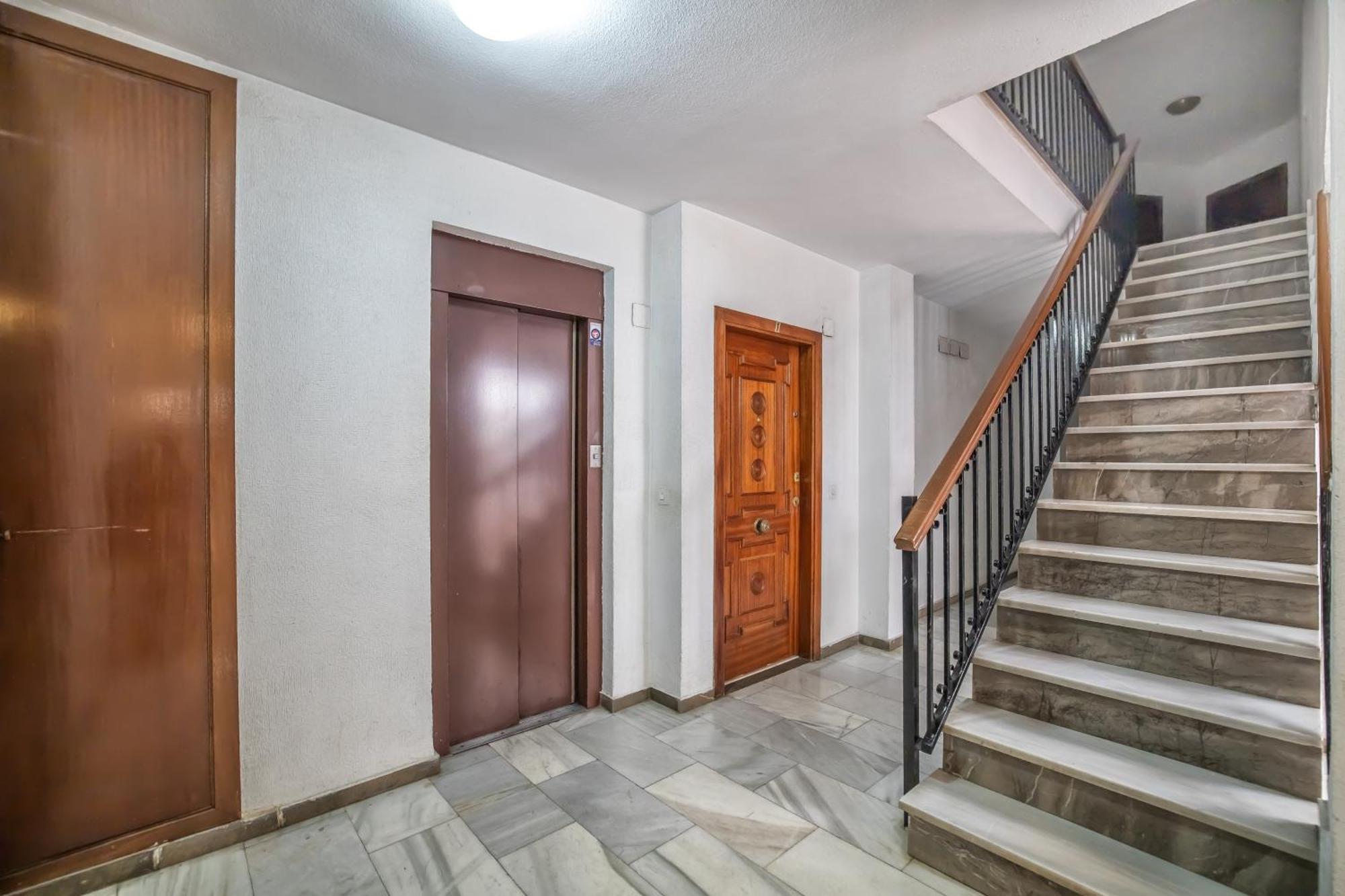 Apto Vallellano Junto Al Casco Historico & Parking Incluido Appartement *